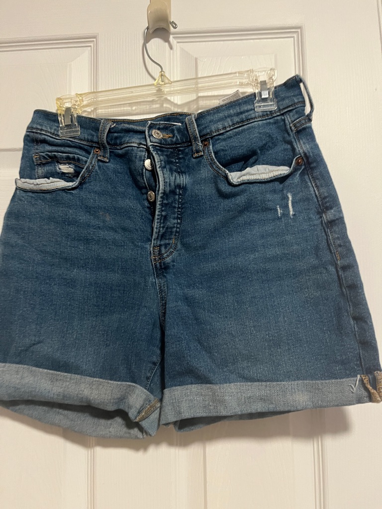 Old Navy Sky Hi, Extra High Rise, Rolled Hem Denim Shorts Women’s Size 10